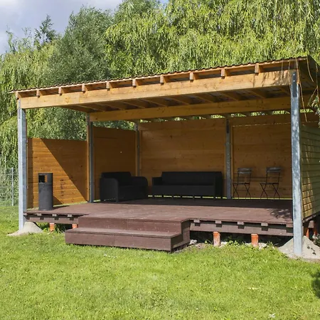 Peenecamp Neukalen, Lejlighed *