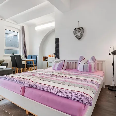 Peenecamp Neukalen, Lejlighed *