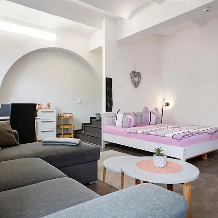 Peenecamp Neukalen, Lejlighed