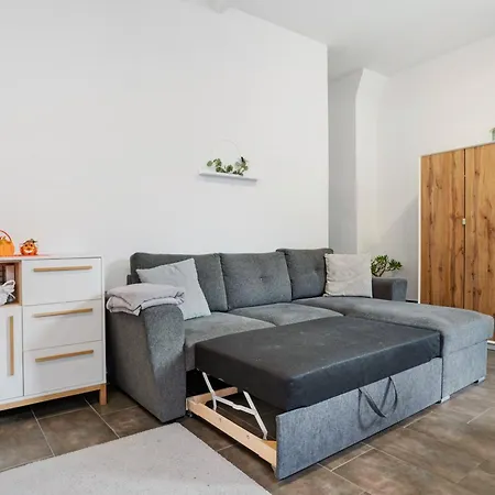 Peenecamp Neukalen, Lejlighed