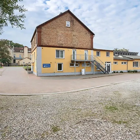 Peenecamp Neukalen, Apartament