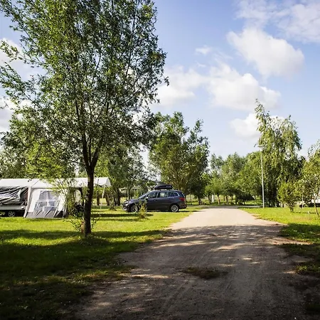 Peenecamp Neukalen, Apartament Neukalen