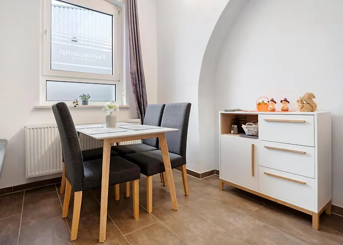 Peenecamp Neukalen, Lägenhet *