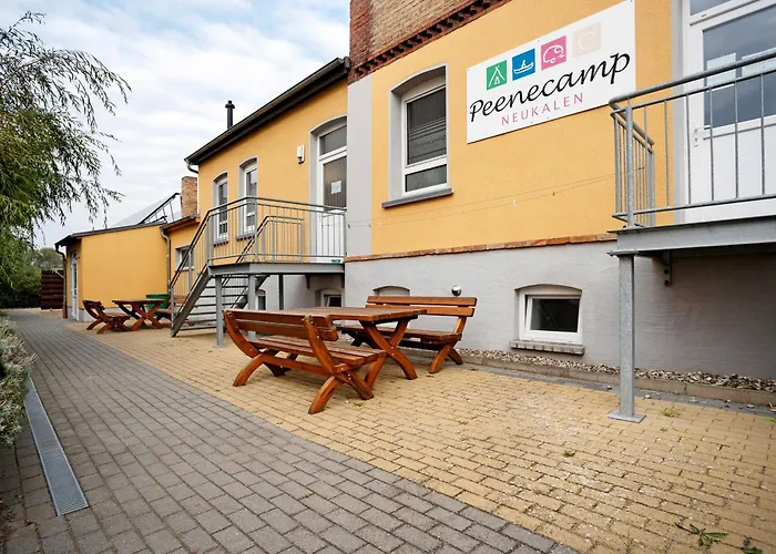 Peenecamp Neukalen, Lägenhet