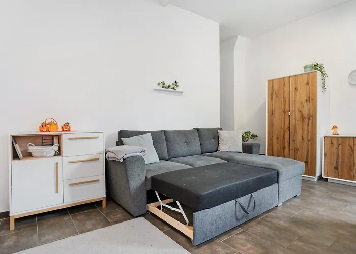 Peenecamp Neukalen, Lägenhet