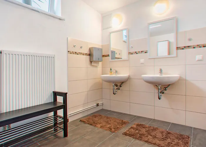 Peenecamp Neukalen, *